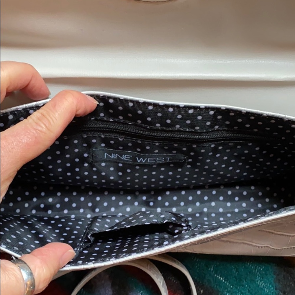 Silver Clutch - Picture 3 of 6
